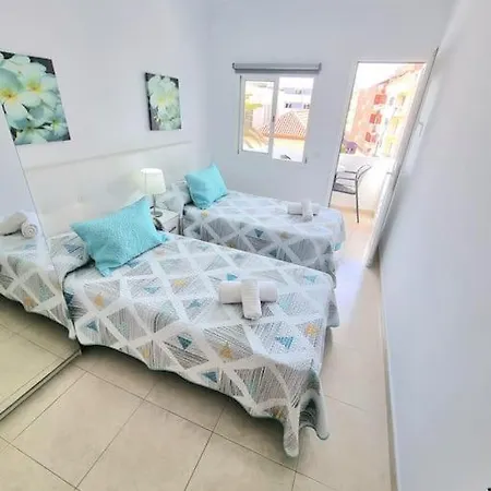 Suecia Lirio Apartamento Los Cristianos (Tenerife)